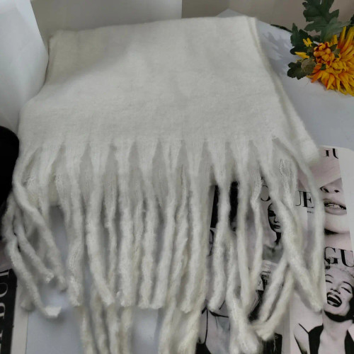 بیگ اسکارف سفید