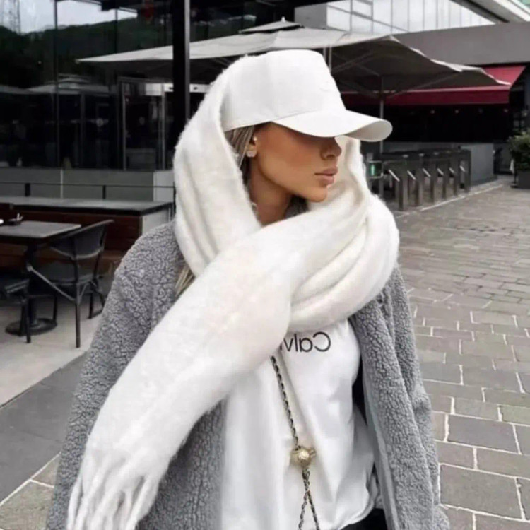 بیگ اسکارف سفید