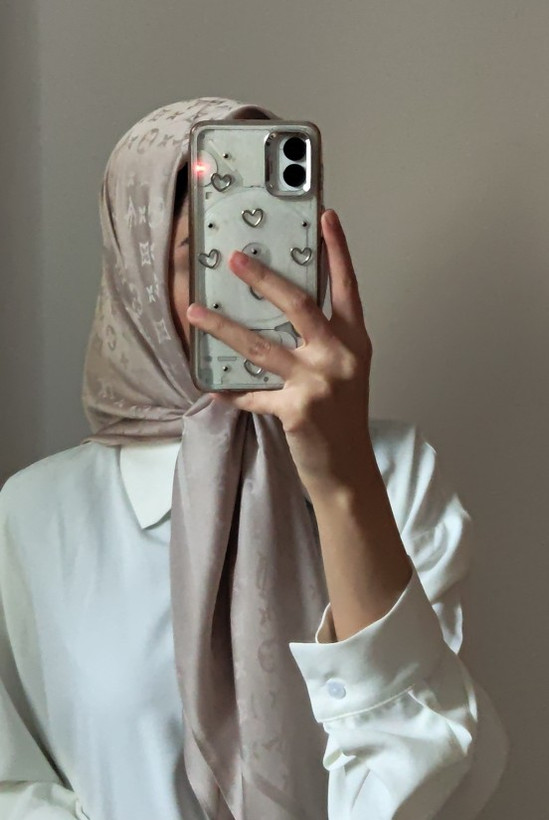 روسری ابریشم ژاکارد مدل Lv